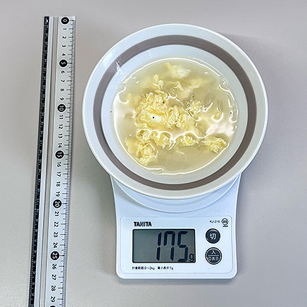 スープボウル(小)1杯分の卵の春雨スープ