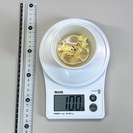 スープカップ1杯分の卵の春雨スープ