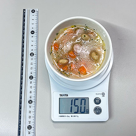 スープボウル1杯分の大豆のスープ