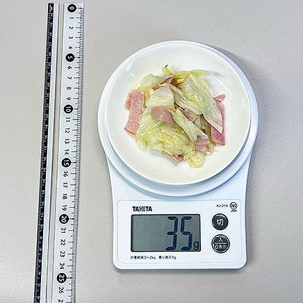 小皿1皿分のキャベツとハムの炒め物