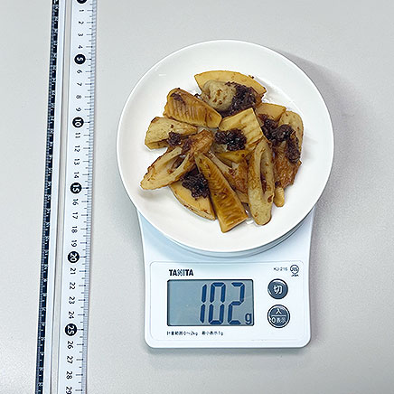 中皿1皿分のたけのことちくわの煮物