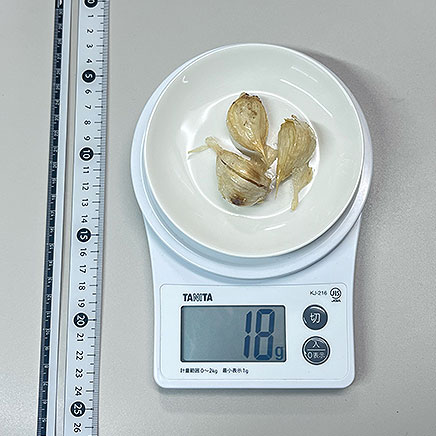 3片分のにんにくの素揚げ