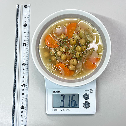 スープボウル1杯分のひよこ豆のスープ