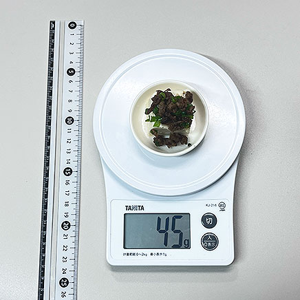 豆皿1皿分の冷奴のそぼろがけ