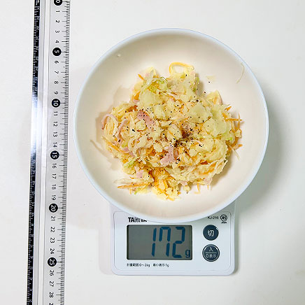 中皿1皿分のコールスローポテトサラダ