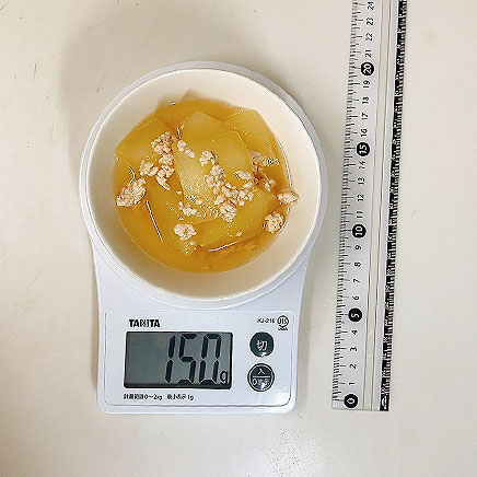 小皿1皿分の冬瓜と鶏ひき肉の煮付け