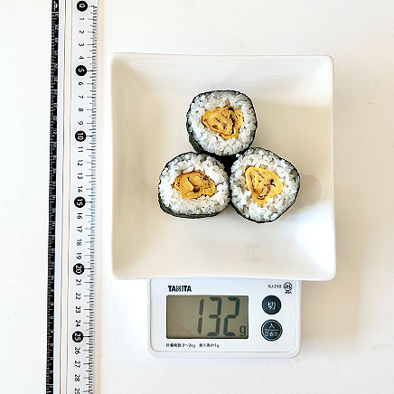 3切れ分の卵の海苔巻き