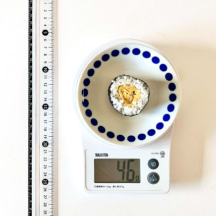 1切れ分の卵の海苔巻き