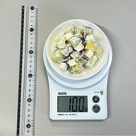 小皿1皿分のさつまいもとクリームチーズのサラダ