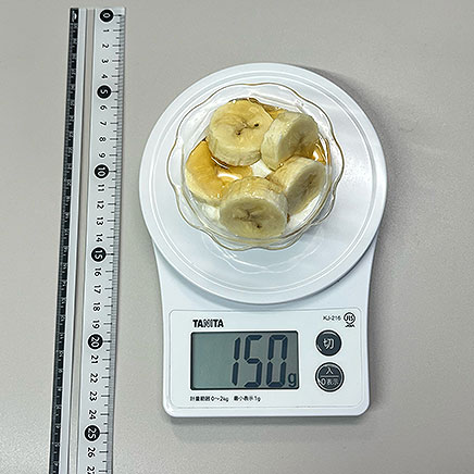 小鉢1杯分のはちみつバナナヨーグルト