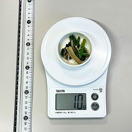 豆皿1皿分のほうれん草とえのきの炒め物