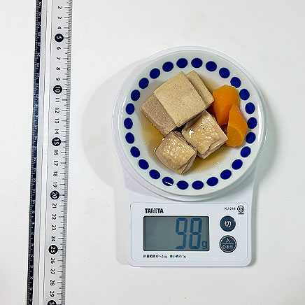 小皿1皿分の高野豆腐と鶏肉の煮物