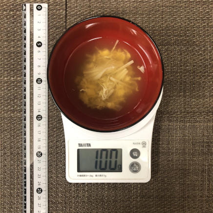100g分のえのきと卵のすまし汁