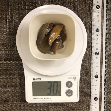 おつまみ皿1皿分のこんにゃくとしいたけ炒め煮