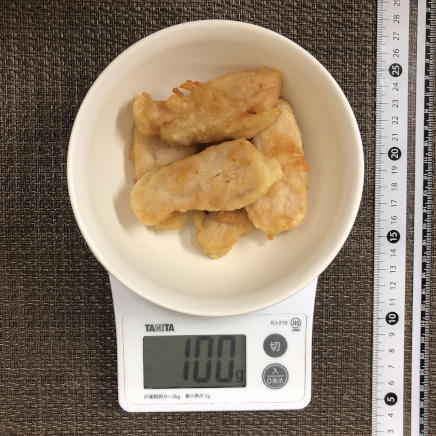 100g分のサラダチキンの唐揚げ