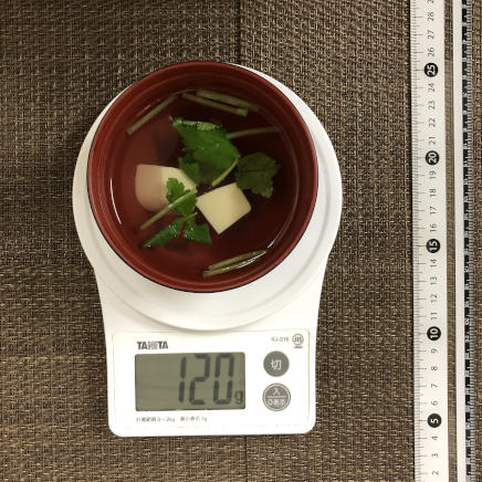小椀1杯分の白だしのお吸い物