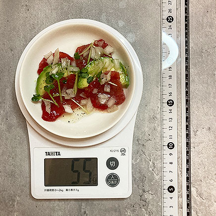 小皿1皿分のアボカドとまぐろのカルパッチョ