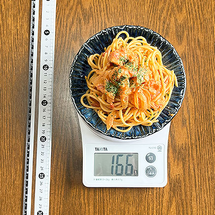 小皿1皿分のエビのトマトクリームパスタ