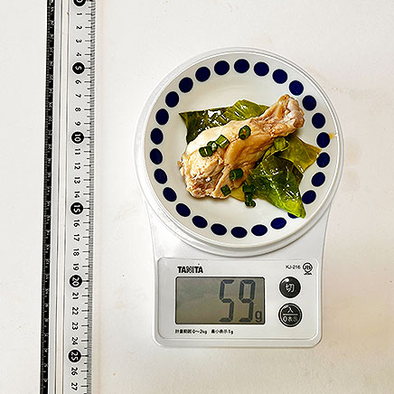 小皿(小)1皿分のキャベツと手羽元のレンジ蒸し