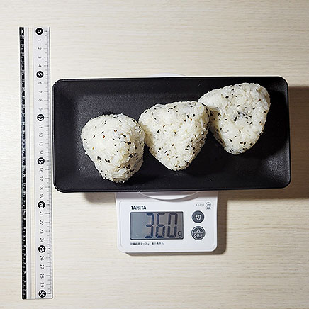 3個分のごま塩おにぎり