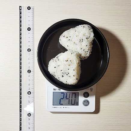 2個分のごま塩おにぎり