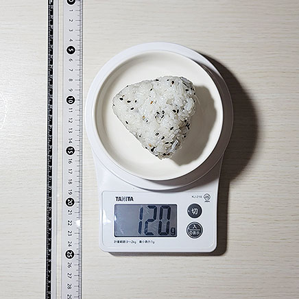 1個分のごま塩おにぎり