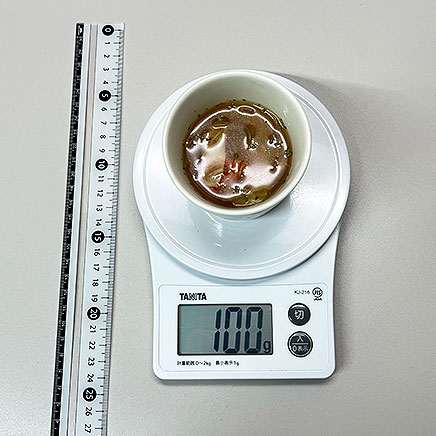 カップ1杯分のコンソメの春雨スープ