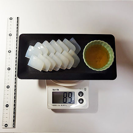 角皿1皿分のこんにゃくのお刺身