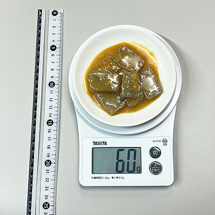 小皿1皿分のこんにゃくの辛子味噌がけ