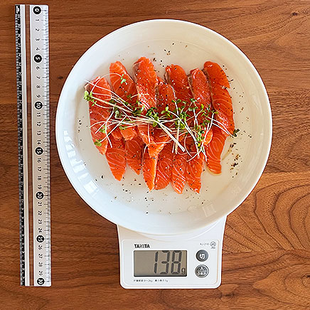 大皿1皿分のサーモンのカルパッチョ