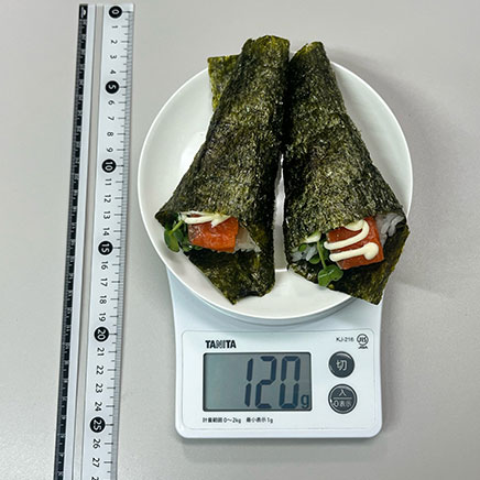 2本分のサーモンマヨ手巻き寿司