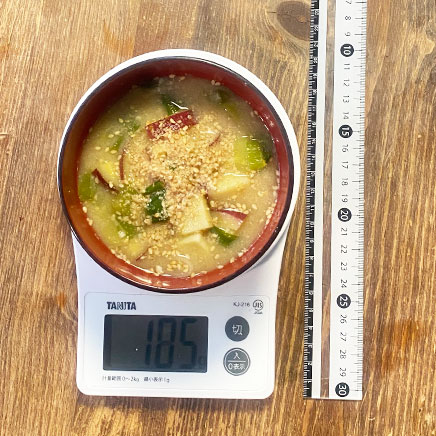 汁椀1杯分のさつまいものごま汁