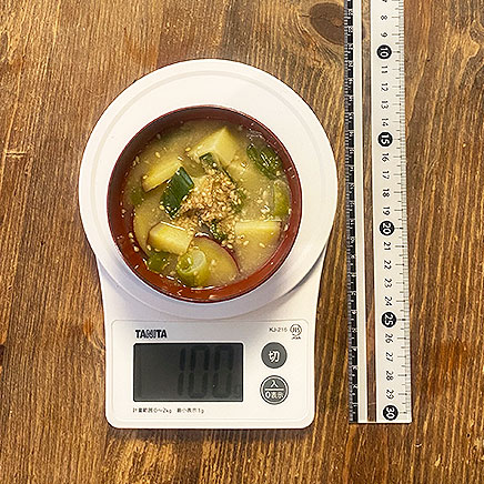 汁椀(小)1杯分のさつまいものごま汁