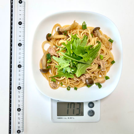 中皿1皿分のツナときのこの和風パスタ