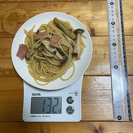 小皿1皿分のなすときのことベーコンの和風パスタ