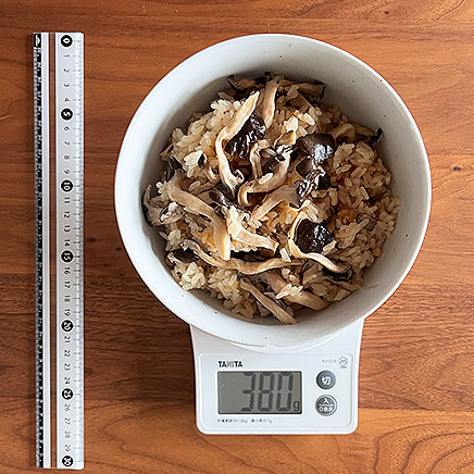 丼大1杯分のひらたけの炊き込みご飯