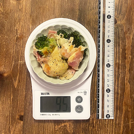 小皿1皿分のブロッコリーとベーコンのチーズ焼き