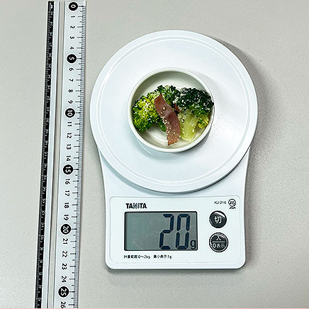 豆皿1皿分のブロッコリーとベーコンのパルメザンチーズ和え