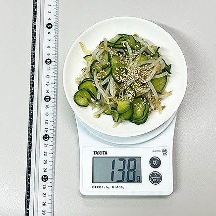 中皿1皿分のもやしときゅうりの酢の物