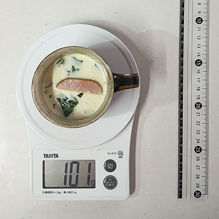 スープカップ(小)1杯分のほうれん草とベーコンのミルクスープ