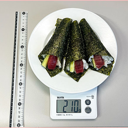 3本分のマグロの手巻寿司