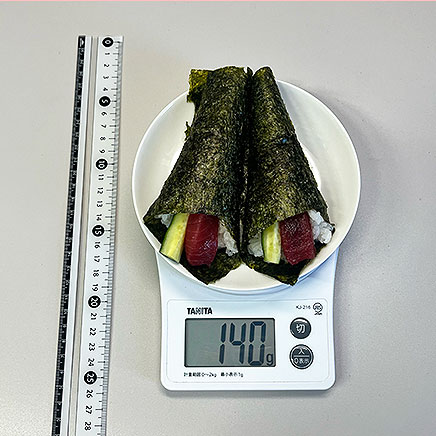 2本分のマグロの手巻寿司