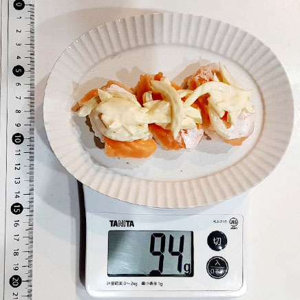 3貫分のオニオンサーモン寿司