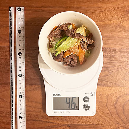 小鉢1杯分のラム肉の野菜炒め