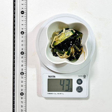 小鉢1杯分のわかめサラダ