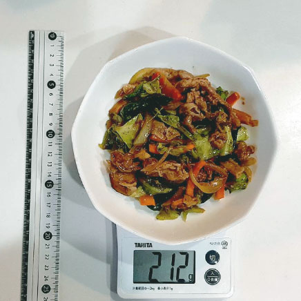 深皿（中）1皿分の豚ロースの野菜炒め