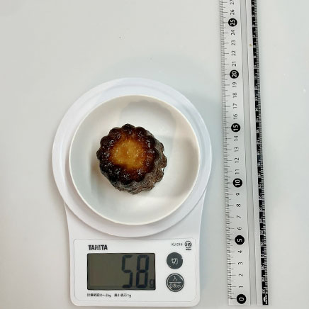 1個分の米粉のカヌレ