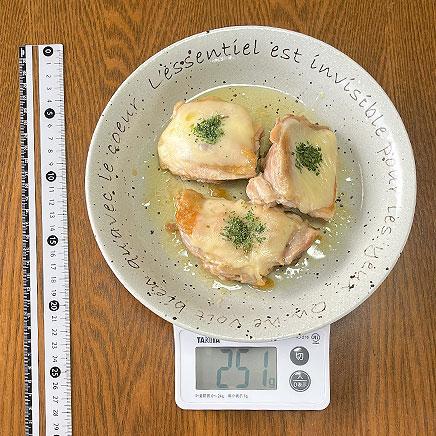 大皿1皿分の鶏のチーズ焼き