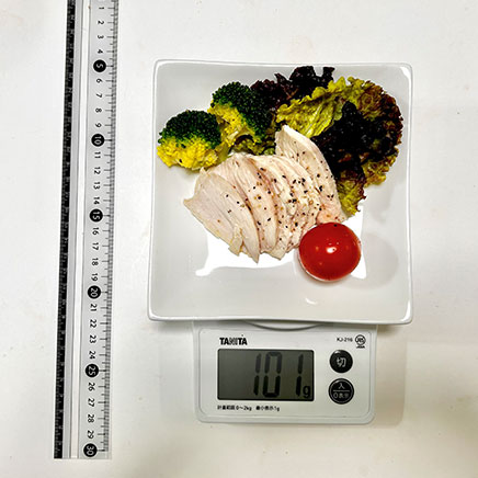 中皿1皿分の鶏むねサラダ