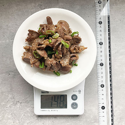 中皿(大)1皿分の砂肝のガーリック炒め